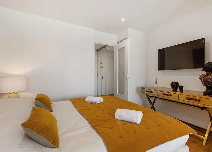 Апартаменты Appartement Design Terrasse Parking Heliopolis - Le White&Sea Village Naturiste *