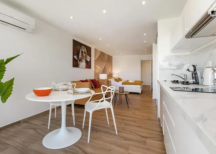 White&sea - Design Terrasse Parking Heliopolis - Village Naturiste